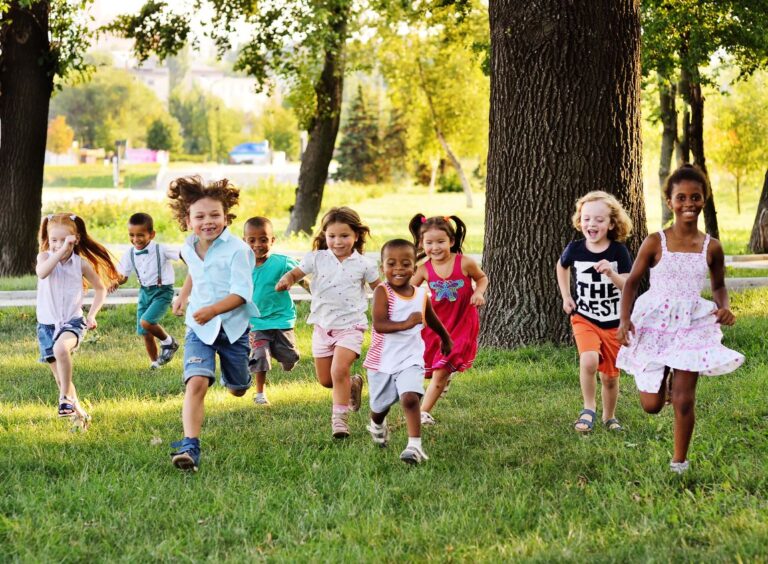 Pediatrics-Asthma-treatment group of happy children running
